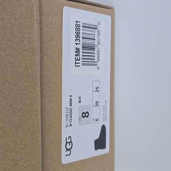 Ugg Boots Size 8 Classic Mini NWT - Picture 3 of 5